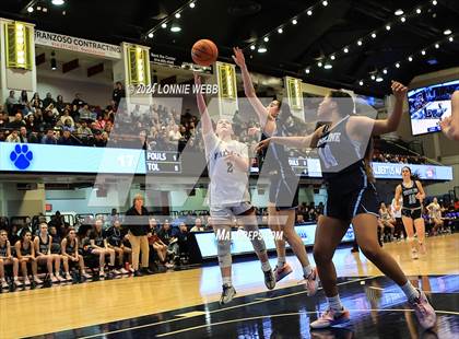 Thumbnail 1 in Albertus Magnus vs Ursuline (NYSPHSAA Section 1 Class AA Final) photogallery.
