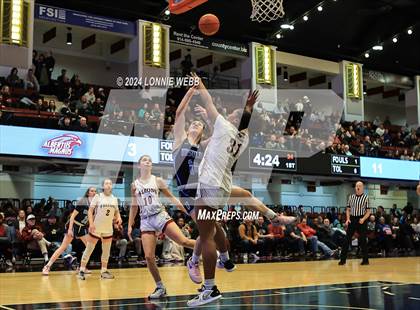 Thumbnail 2 in Albertus Magnus vs Ursuline (NYSPHSAA Section 1 Class AA Final) photogallery.