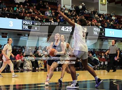 Thumbnail 3 in Albertus Magnus vs Ursuline (NYSPHSAA Section 1 Class AA Final) photogallery.