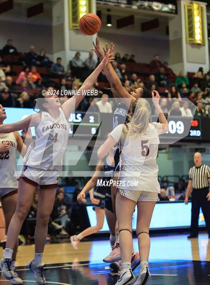 Thumbnail 1 in Albertus Magnus vs Ursuline (NYSPHSAA Section 1 Class AA Final) photogallery.