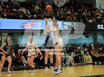 Thumbnail 2 in Albertus Magnus vs Ursuline (NYSPHSAA Section 1 Class AA Final) photogallery.