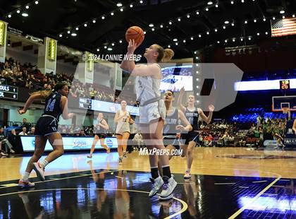 Thumbnail 1 in Albertus Magnus vs Ursuline (NYSPHSAA Section 1 Class AA Final) photogallery.