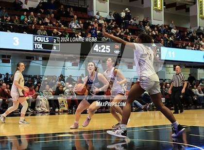 Thumbnail 2 in Albertus Magnus vs Ursuline (NYSPHSAA Section 1 Class AA Final) photogallery.