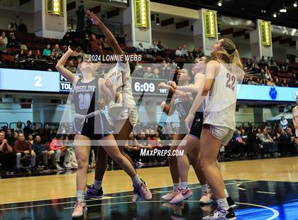 Thumbnail 3 in Albertus Magnus vs Ursuline (NYSPHSAA Section 1 Class AA Final) photogallery.
