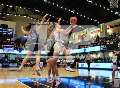 Thumbnail 3 in Albertus Magnus vs Ursuline (NYSPHSAA Section 1 Class AA Final) photogallery.