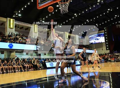 Thumbnail 1 in Albertus Magnus vs Ursuline (NYSPHSAA Section 1 Class AA Final) photogallery.