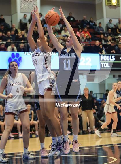 Thumbnail 2 in Albertus Magnus vs Ursuline (NYSPHSAA Section 1 Class AA Final) photogallery.