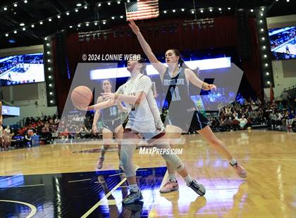 Thumbnail 3 in Albertus Magnus vs Ursuline (NYSPHSAA Section 1 Class AA Final) photogallery.