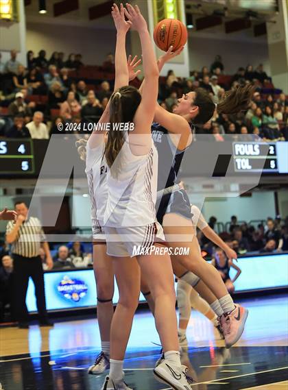 Thumbnail 1 in Albertus Magnus vs Ursuline (NYSPHSAA Section 1 Class AA Final) photogallery.