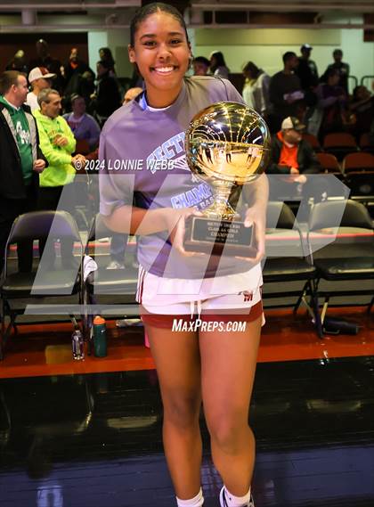 Thumbnail 1 in Albertus Magnus vs Ursuline (NYSPHSAA Section 1 Class AA Final) photogallery.
