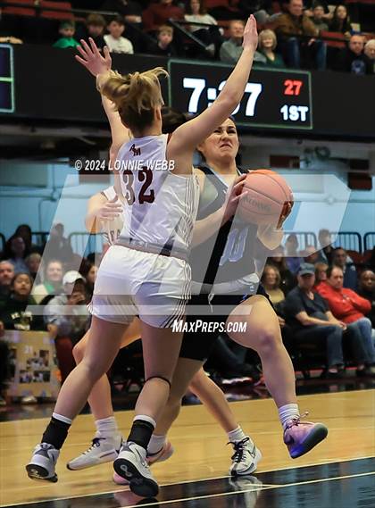 Thumbnail 1 in Albertus Magnus vs Ursuline (NYSPHSAA Section 1 Class AA Final) photogallery.