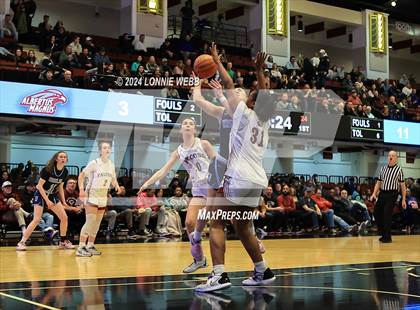 Thumbnail 1 in Albertus Magnus vs Ursuline (NYSPHSAA Section 1 Class AA Final) photogallery.