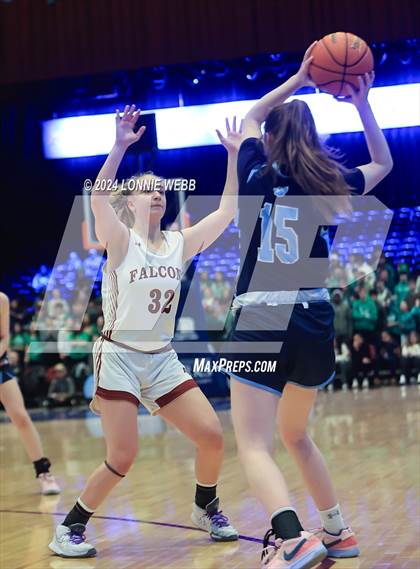 Thumbnail 3 in Albertus Magnus vs Ursuline (NYSPHSAA Section 1 Class AA Final) photogallery.