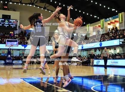 Thumbnail 2 in Albertus Magnus vs Ursuline (NYSPHSAA Section 1 Class AA Final) photogallery.
