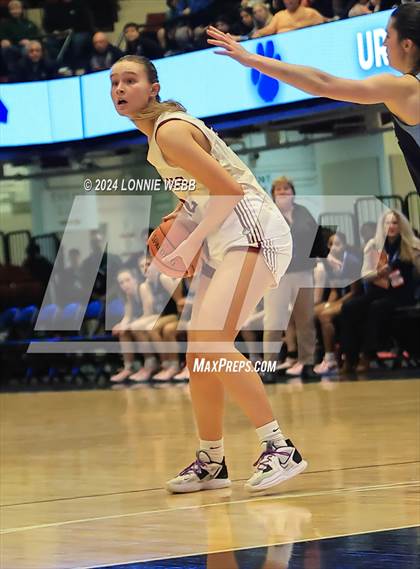 Thumbnail 1 in Albertus Magnus vs Ursuline (NYSPHSAA Section 1 Class AA Final) photogallery.
