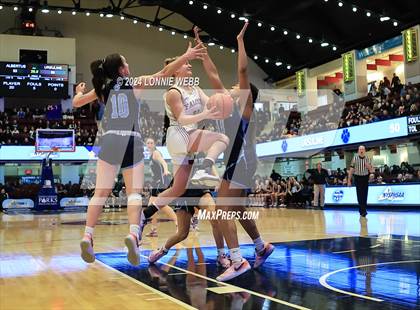 Thumbnail 3 in Albertus Magnus vs Ursuline (NYSPHSAA Section 1 Class AA Final) photogallery.