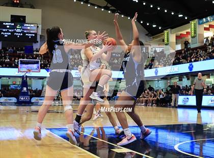 Thumbnail 2 in Albertus Magnus vs Ursuline (NYSPHSAA Section 1 Class AA Final) photogallery.