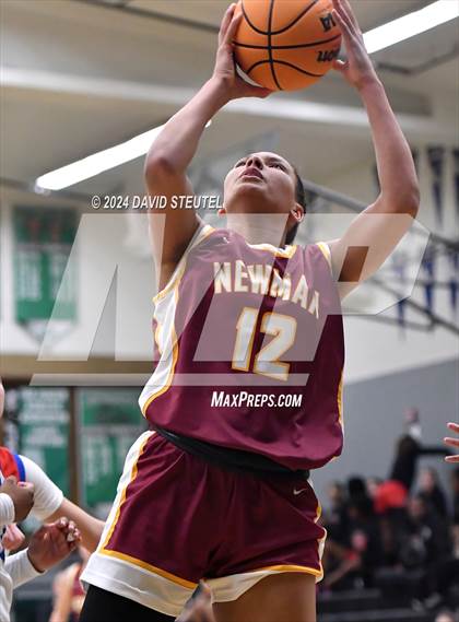 Thumbnail 1 in Cardinal Newman vs. Folsom (St. Mary's MLK Showcase) photogallery.