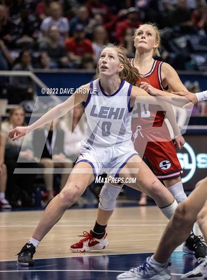 Thumbnail 2 in Lehi vs. Springville (UHSAA 5A Final) photogallery.