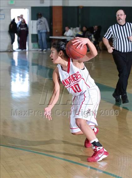 Thumbnail 3 in St. Mary's vs. Sacramento (West Coast Jamboree) photogallery.