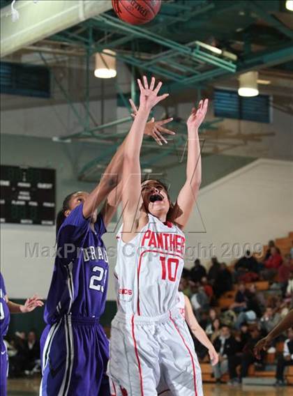 Thumbnail 1 in St. Mary's vs. Sacramento (West Coast Jamboree) photogallery.