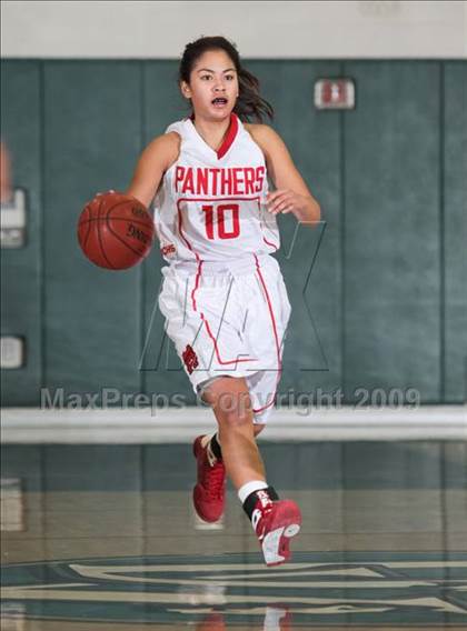 Thumbnail 1 in St. Mary's vs. Sacramento (West Coast Jamboree) photogallery.