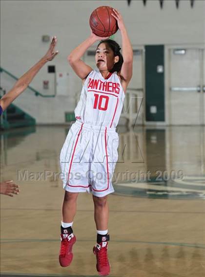 Thumbnail 1 in St. Mary's vs. Sacramento (West Coast Jamboree) photogallery.