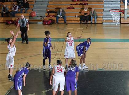 Thumbnail 1 in St. Mary's vs. Sacramento (West Coast Jamboree) photogallery.