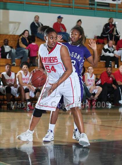 Thumbnail 2 in St. Mary's vs. Sacramento (West Coast Jamboree) photogallery.