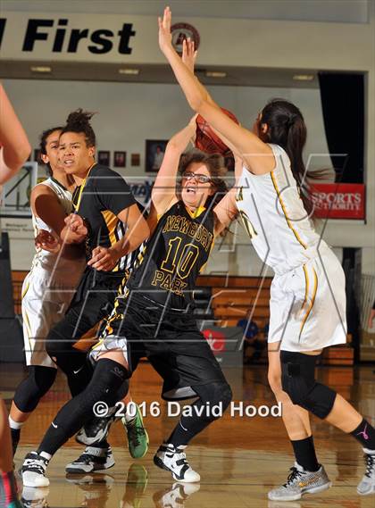 Thumbnail 3 in Canyon vs. Newbury Park (CIF SS 2AA Final) photogallery.