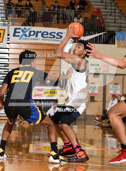 Thumbnail 1 in Norcross vs. Jefferson (Les Schwab Invitational) photogallery.