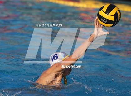 Thumbnail 2 in Grossmont vs. Valhalla (CIF D1 State Qualifier) photogallery.