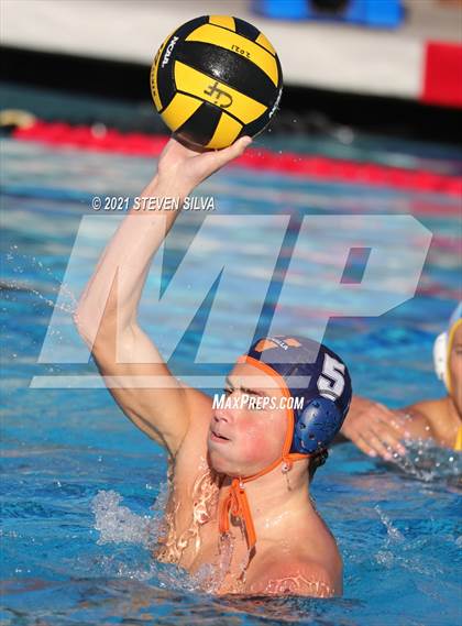 Thumbnail 2 in Grossmont vs. Valhalla (CIF D1 State Qualifier) photogallery.
