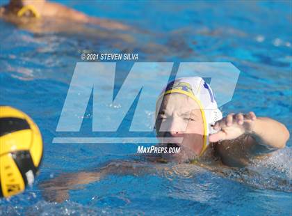 Thumbnail 2 in Grossmont vs. Valhalla (CIF D1 State Qualifier) photogallery.