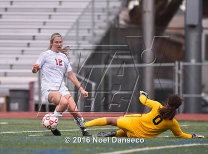 Thumbnail 3 in Burlingame vs. Menlo-Atherton photogallery.