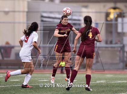 Thumbnail 1 in Burlingame vs. Menlo-Atherton photogallery.
