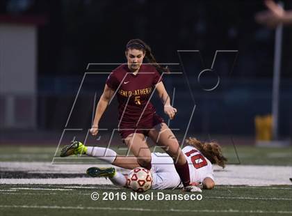 Thumbnail 3 in Burlingame vs. Menlo-Atherton photogallery.