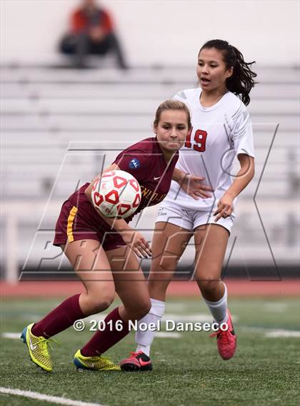 Thumbnail 3 in Burlingame vs. Menlo-Atherton photogallery.