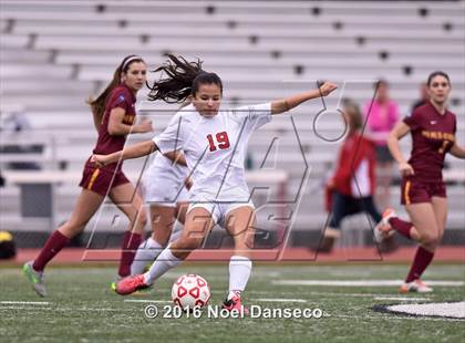Thumbnail 2 in Burlingame vs. Menlo-Atherton photogallery.
