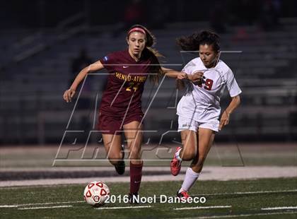 Thumbnail 3 in Burlingame vs. Menlo-Atherton photogallery.