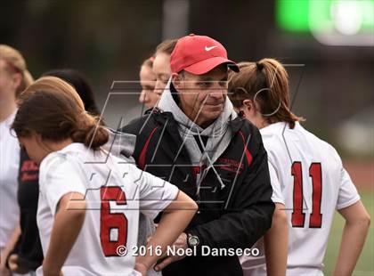 Thumbnail 2 in Burlingame vs. Menlo-Atherton photogallery.