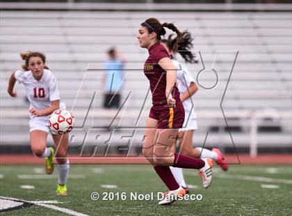 Thumbnail 2 in Burlingame vs. Menlo-Atherton photogallery.