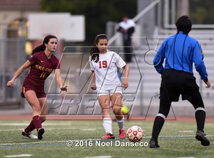 Thumbnail 1 in Burlingame vs. Menlo-Atherton photogallery.