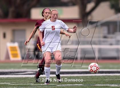 Thumbnail 2 in Burlingame vs. Menlo-Atherton photogallery.