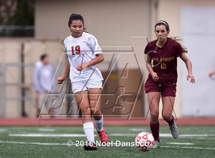 Thumbnail 2 in Burlingame vs. Menlo-Atherton photogallery.