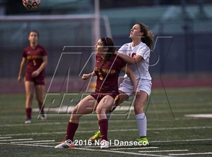 Thumbnail 3 in Burlingame vs. Menlo-Atherton photogallery.
