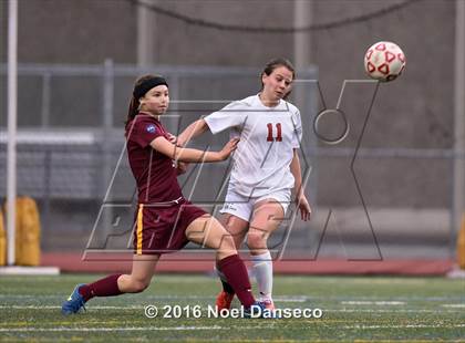 Thumbnail 2 in Burlingame vs. Menlo-Atherton photogallery.