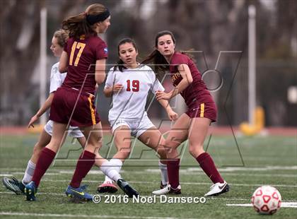 Thumbnail 1 in Burlingame vs. Menlo-Atherton photogallery.