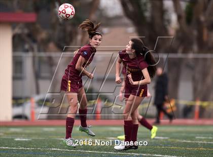 Thumbnail 2 in Burlingame vs. Menlo-Atherton photogallery.
