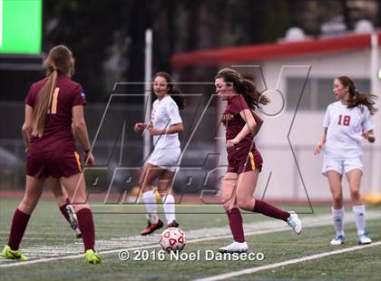 Thumbnail 1 in Burlingame vs. Menlo-Atherton photogallery.
